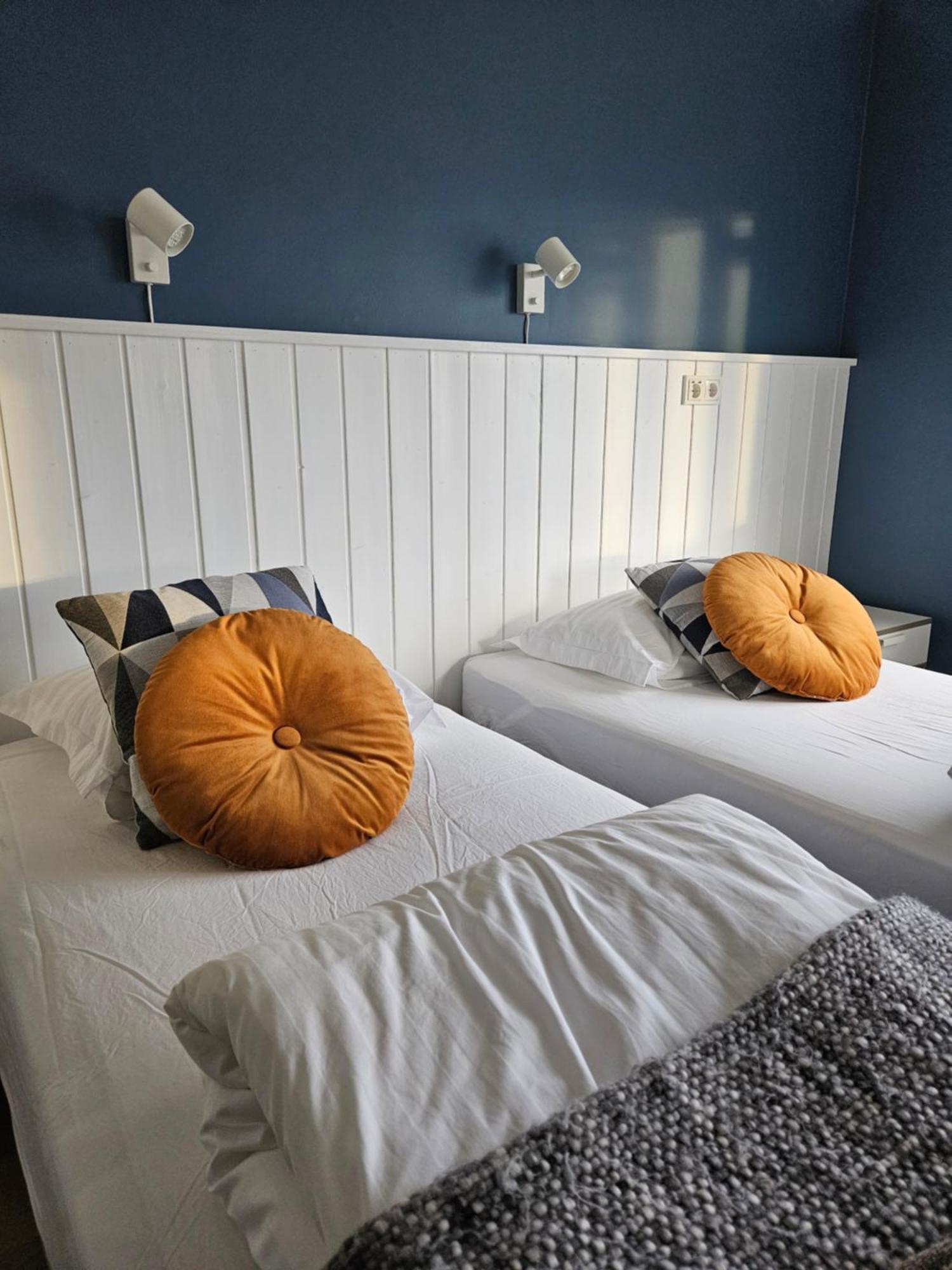 Hotel Laugarholl With Natural Hot Spring Holmavik Bagian luar foto