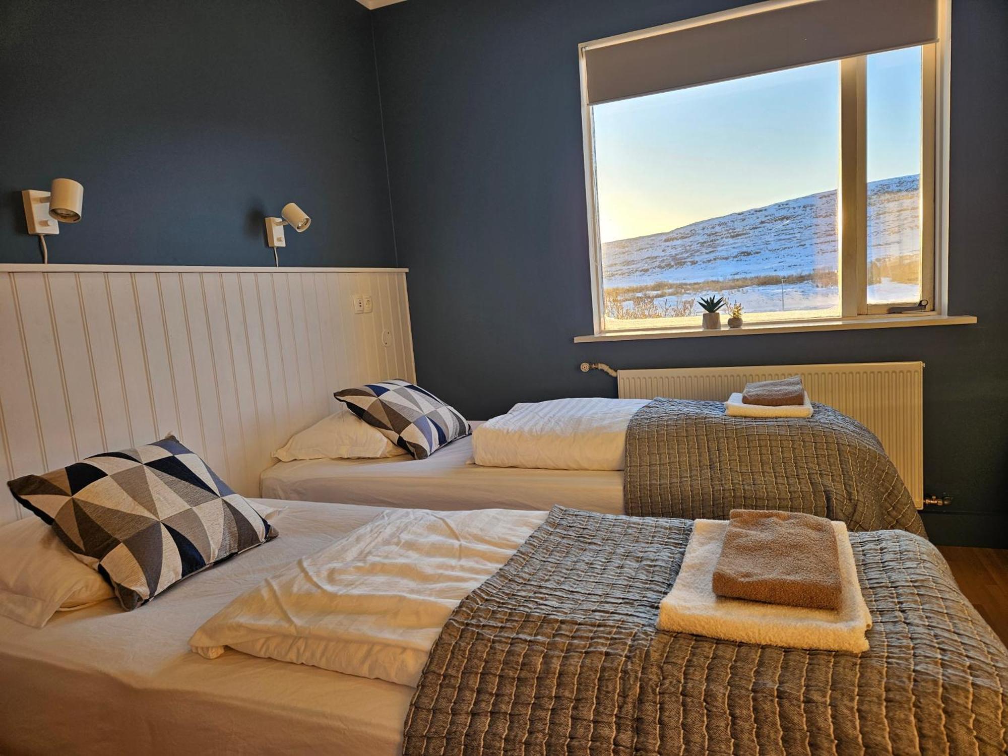 Hotel Laugarholl With Natural Hot Spring Holmavik Bagian luar foto