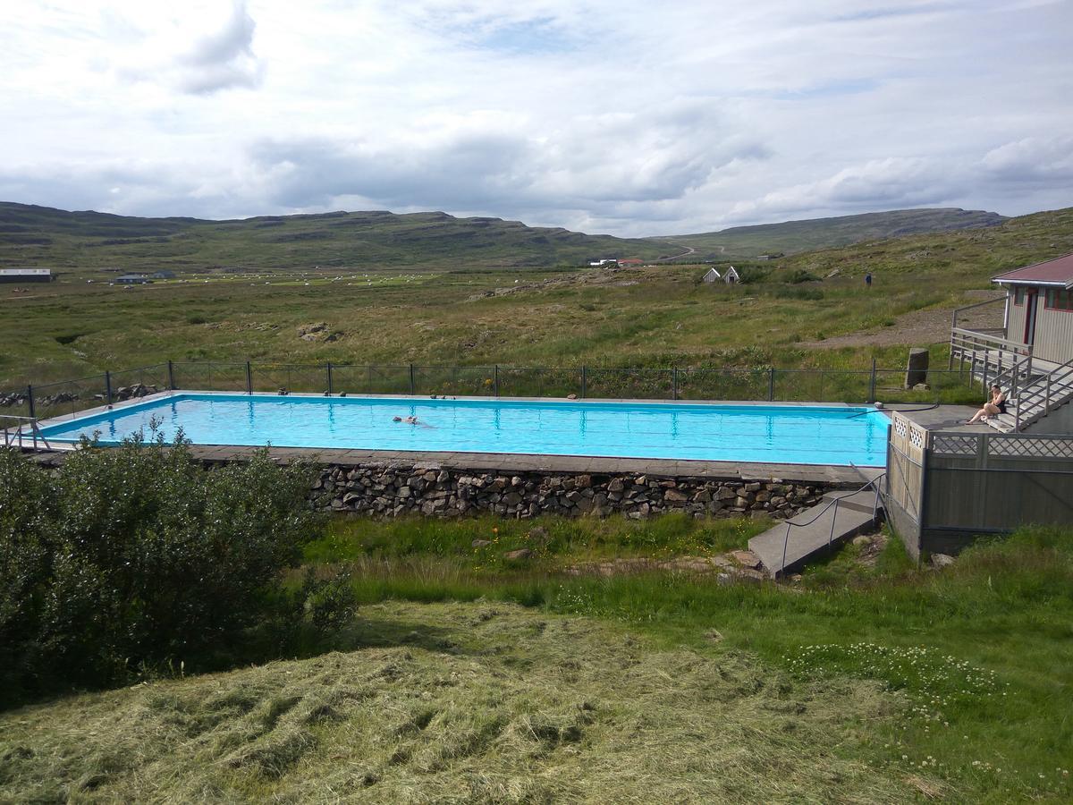 Hotel Laugarholl With Natural Hot Spring Holmavik Bagian luar foto